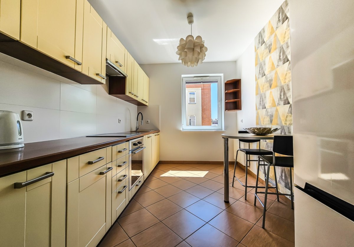 3-bedroom flat with balcony for rent Poznań Ułańska