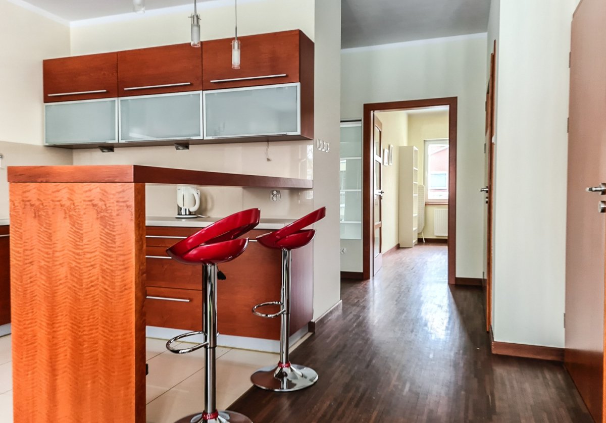 3-room apartment for rent, offering 92 square meters  central Poznań location – Za Groblą 3/4 Street